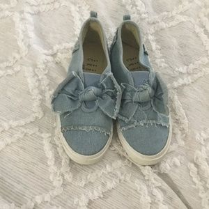 Girls shoes, youth size 2, jeans material